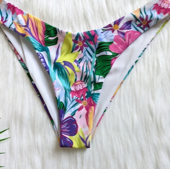 Colorful Tropical floral print bikini bottom size S - Picture 3 of 5